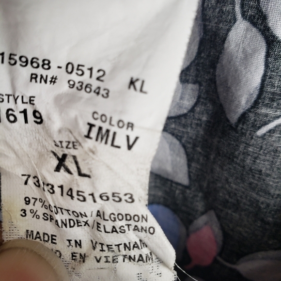 Lot of 4 Scrub Pieces 2 Tops and 2 pair of Black Pants Sz XL - Picture 9 of 11